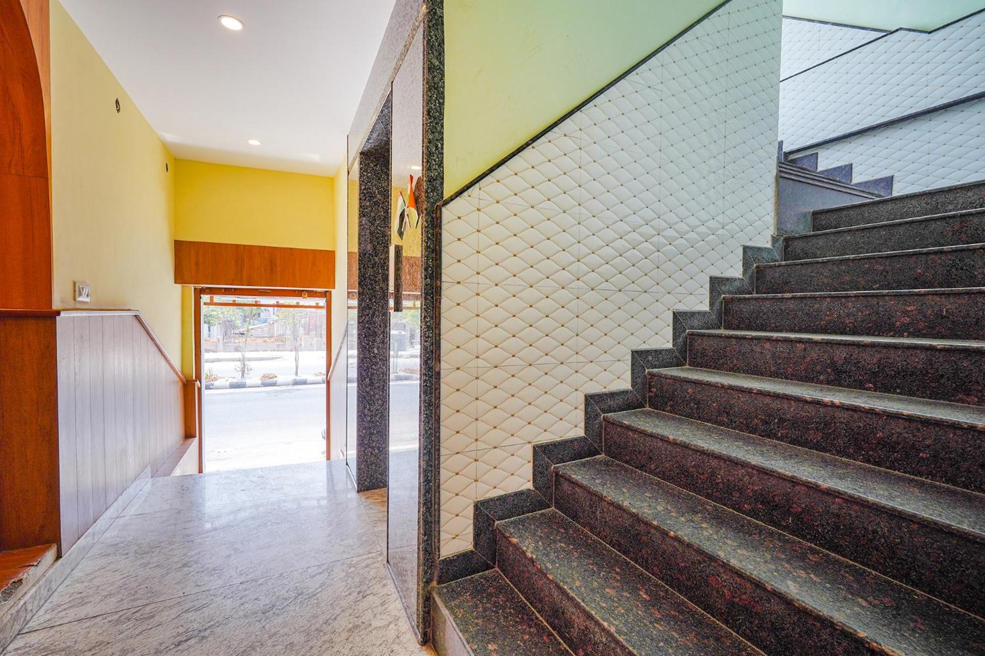 Fabhotel Bns Comforts Bangalore Luaran gambar